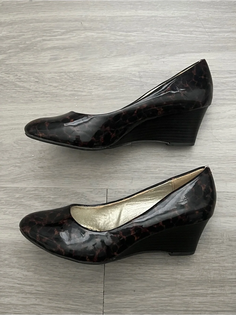 Avenue Wonder Leopard Print Patent Wedge Pumps Brown Black Size 8.5W